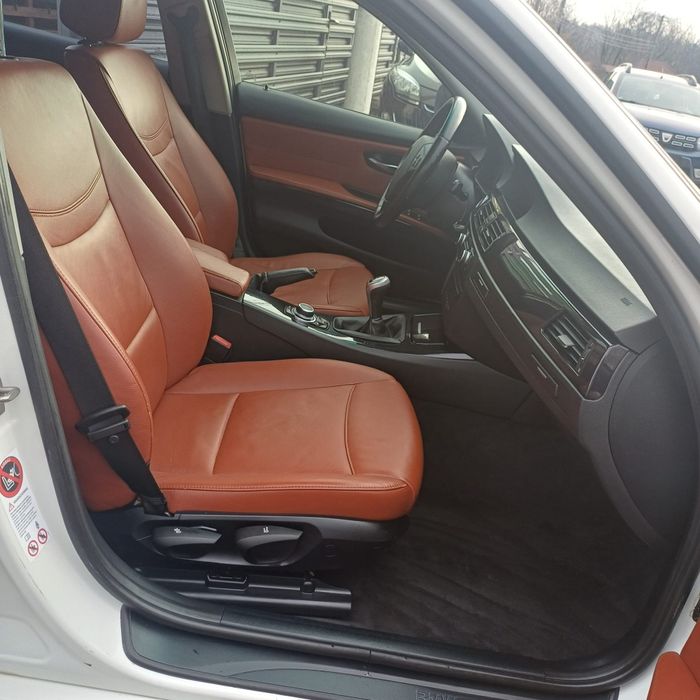 Seria 3 / 2011 / 2.0 Diesel 143 cp / Euro 5 / Navi / Clima / Piele / J