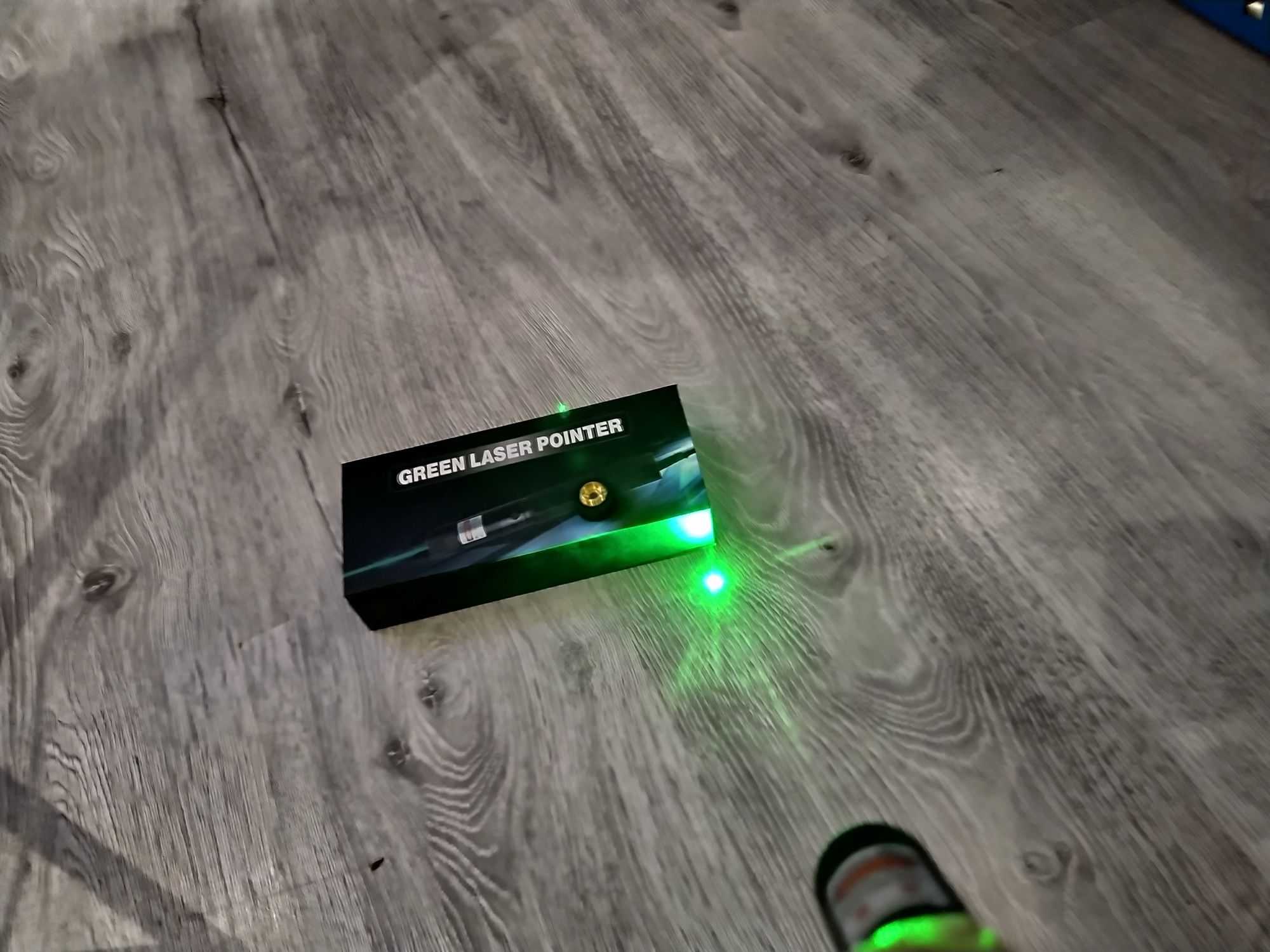 Laser MMC303 camping, vanatoare  cu 2 tipuri de efect de lumina, 10km!