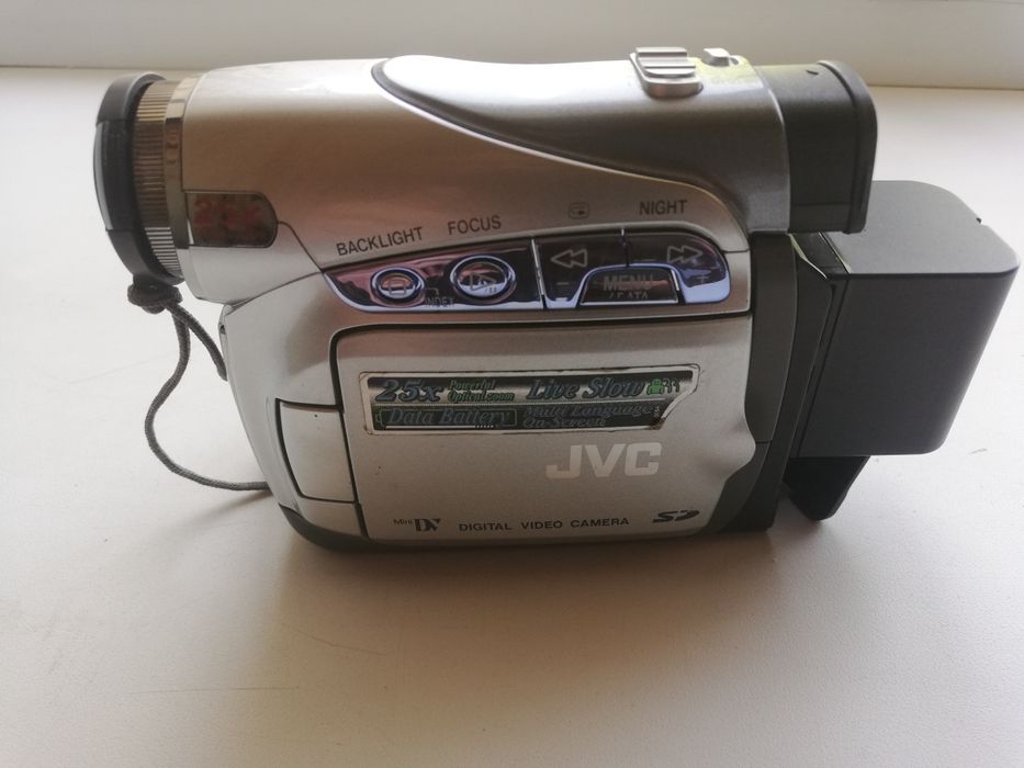 Продам цифровую видиокамеру.