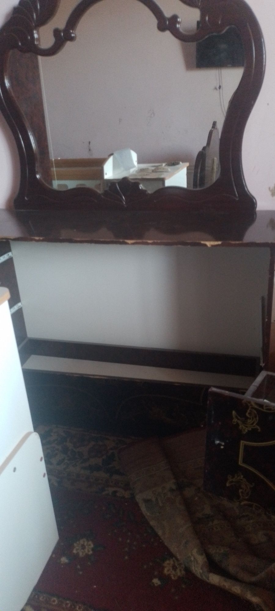 Komplekt shkaf karavoti tumbuchkasi trimosi bor narxi 2.5milyon.