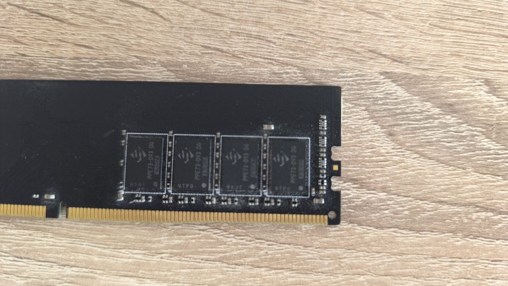DDR4 8 GB 2400 MHz (PC4-19200) — отлично състояние