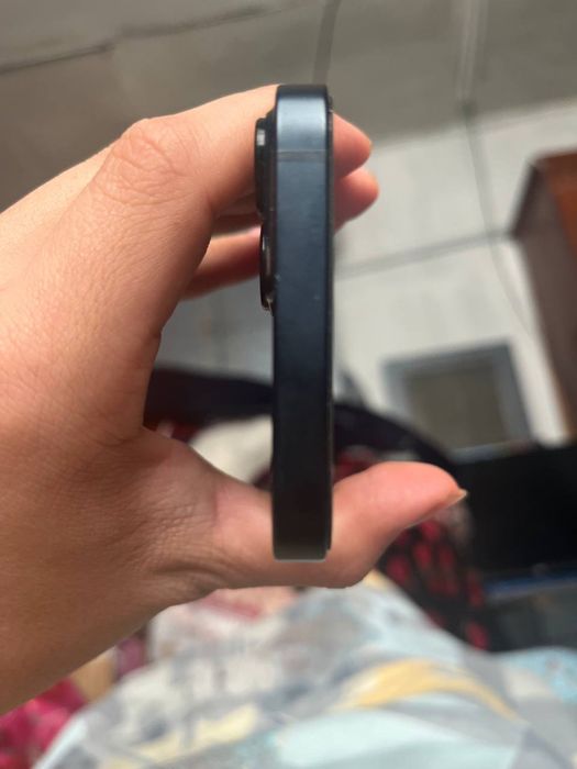 Iphone 13  rangi qora