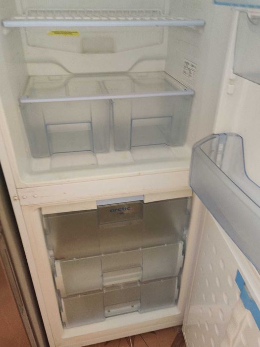 vand combina frigorifica arctic, utilizata, stare foarte buna, 750 lei