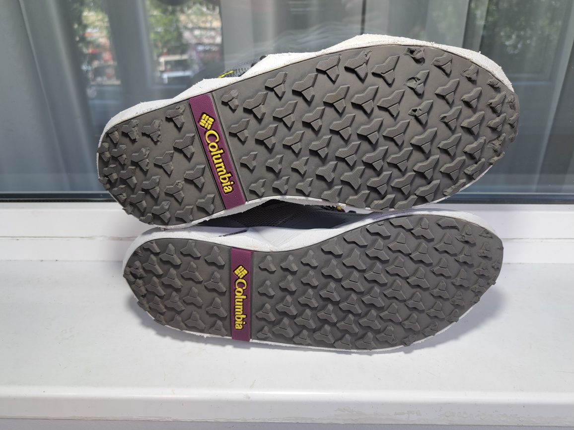 Vând pantofi sport Columbia originali nr 40