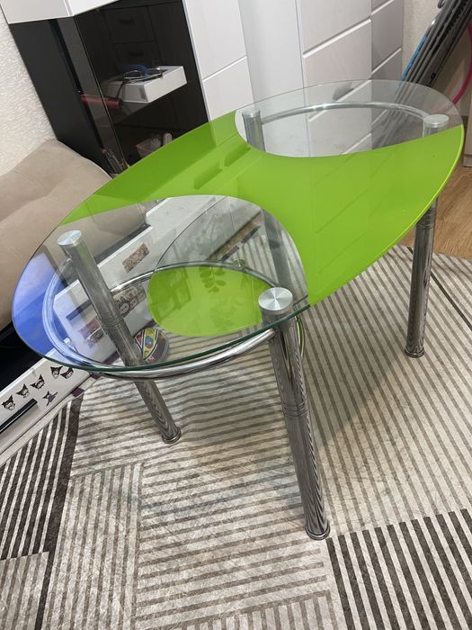 Стол стекляный, даухуровневый