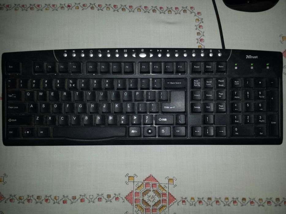Vand tastatura multimedia USB