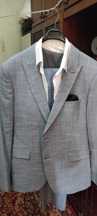 Костюм шим янги комплект жилеткаси хам бор.