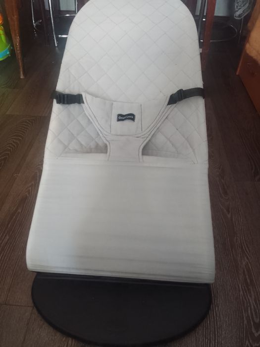 Срочно продам шезлонг для малыша