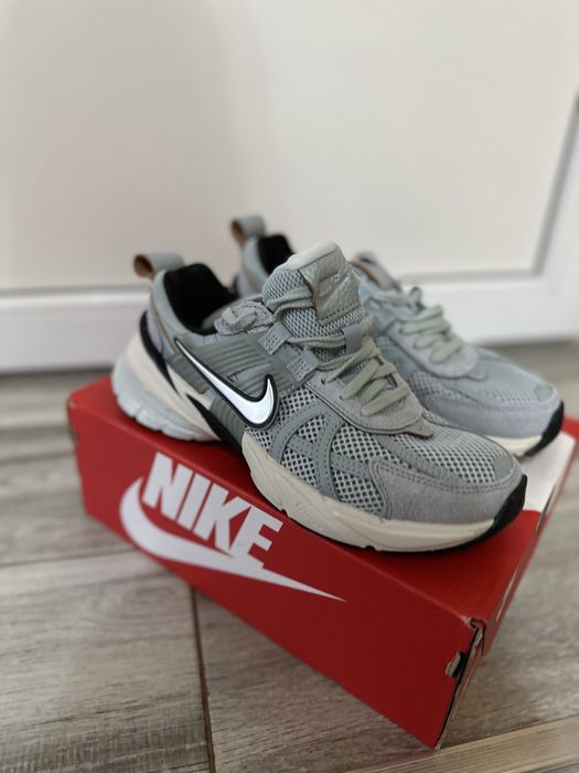 Adidasi Nike Noi!!!