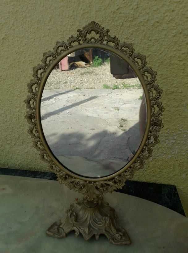 Oglinda vintage cu suport din bronz