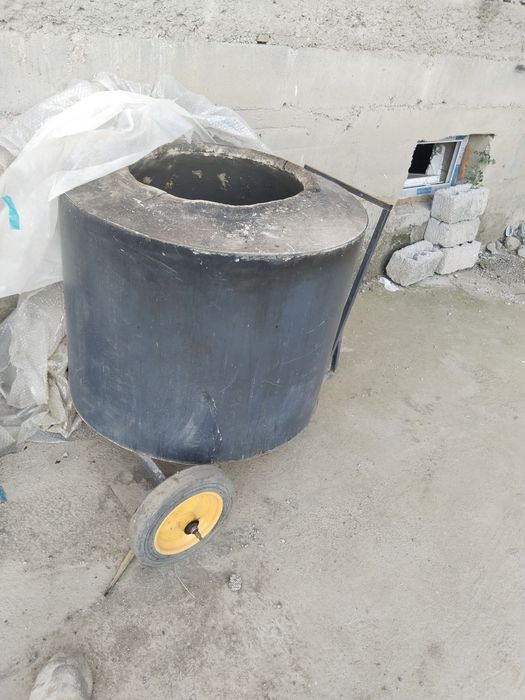 Tandir 110,120 ta somsa ketadi narxi 100$ boʻlishi Toskent Food Cityda