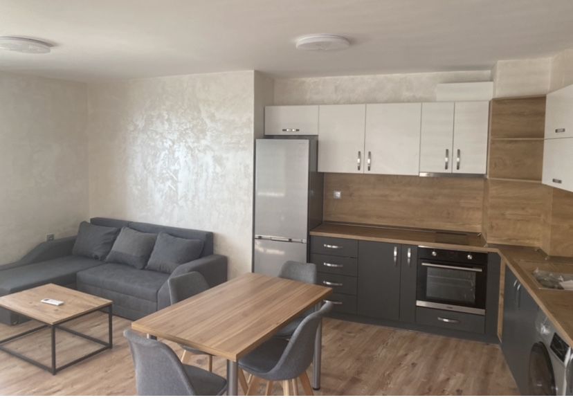 Дава се под наем Тристаен апартамент в Варна, Колхозен пазар - 85 кв.м за 612 € - Снимка #2