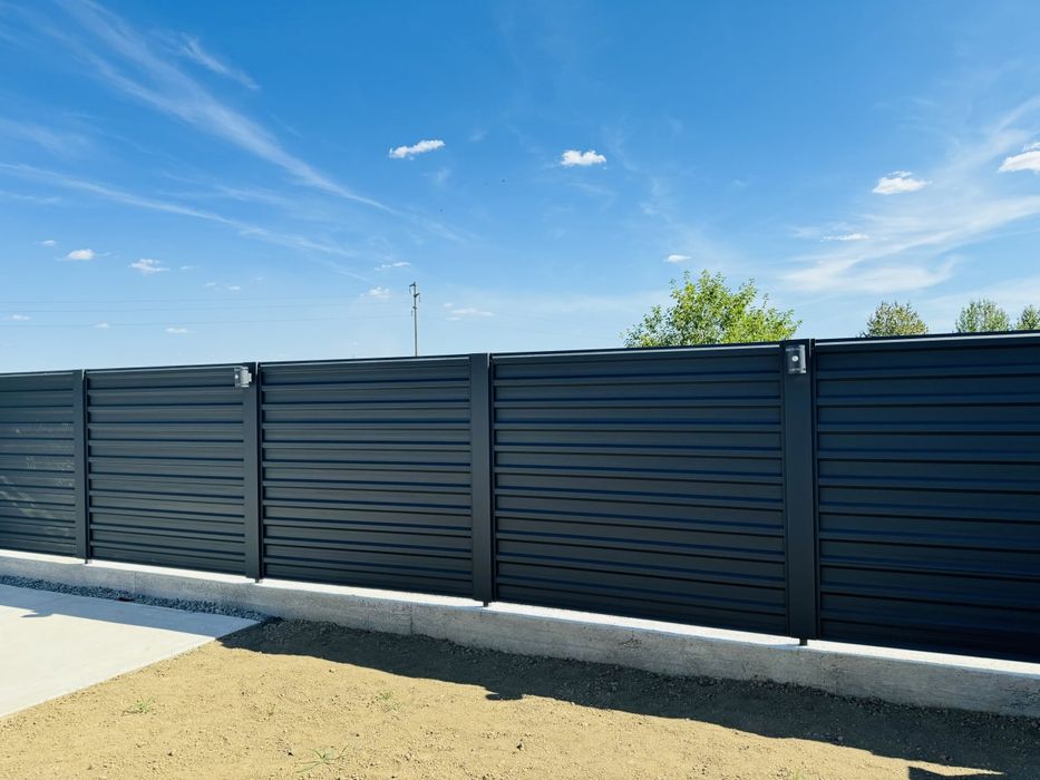 Construim garduri din șipcă metalică