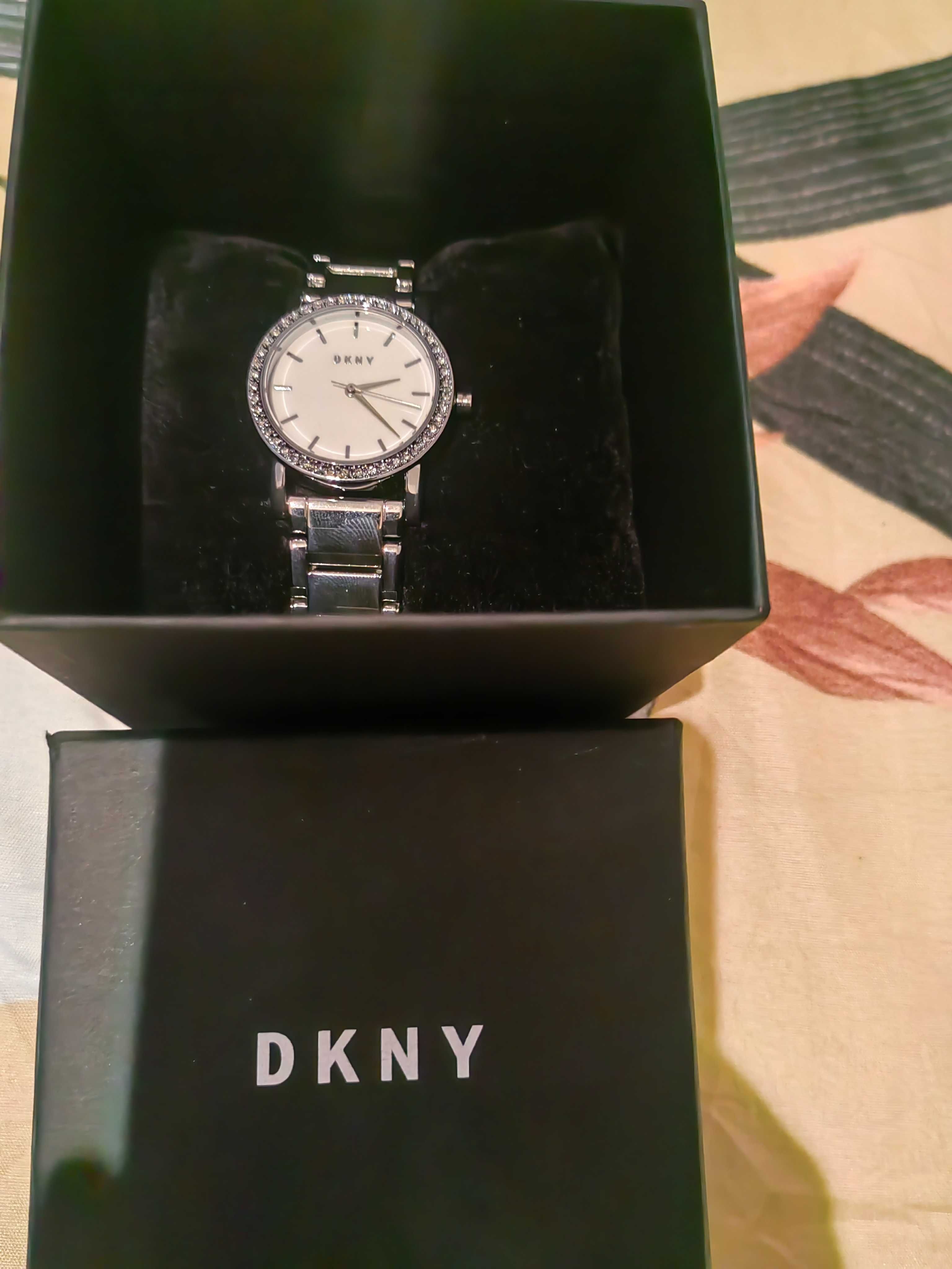 Vand ceas de mana DKNY