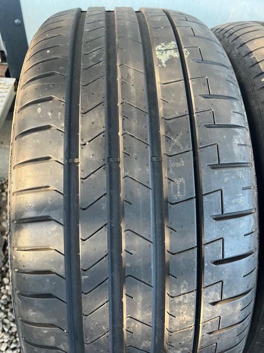 275/40 22 Anvelope de vara Pirelli(sunt noi)