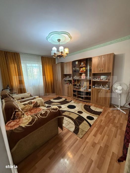 Apartament cu 2 camere, etajul 1, an 1990, 50 mp utili, Campina zona A
