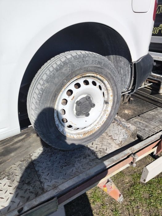 Фолксваген кади На части бензин