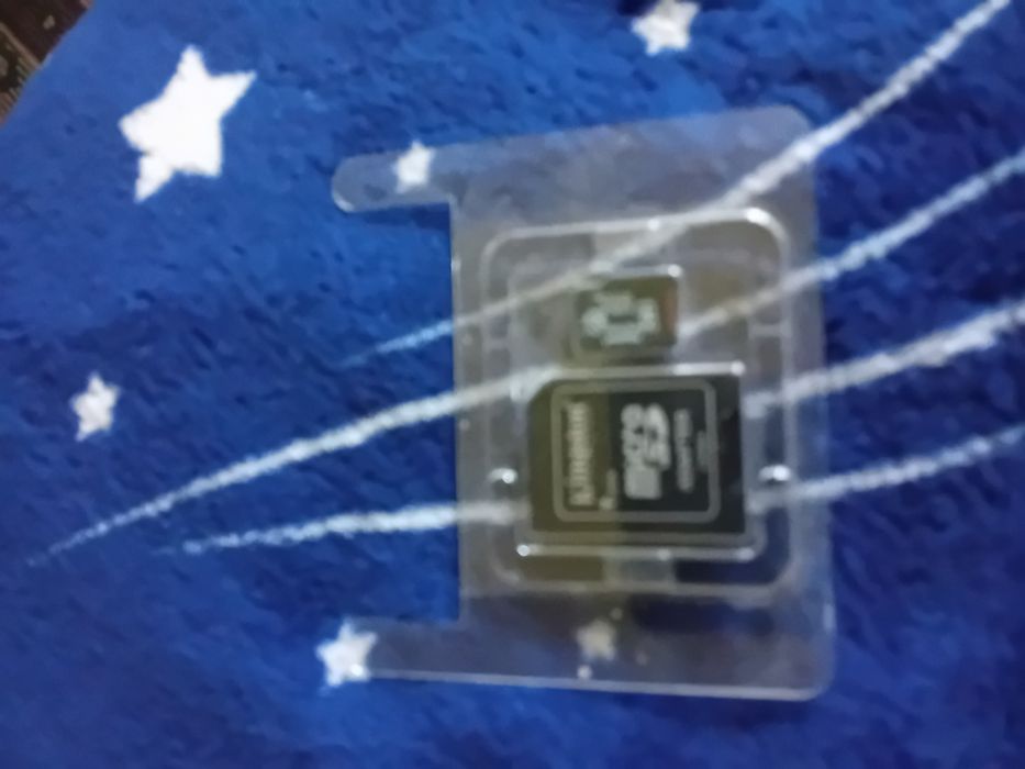 Vând card 32 gb vând urgent