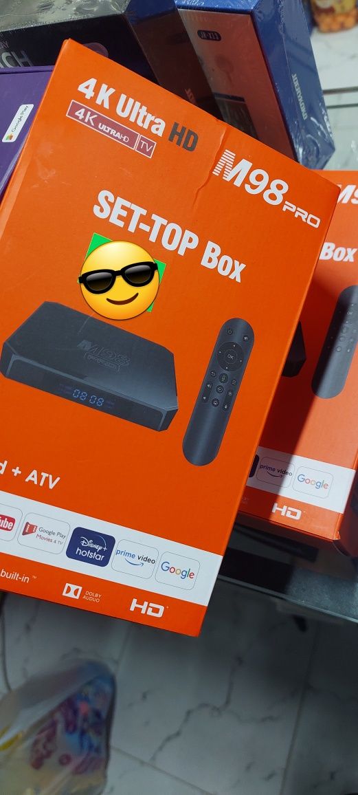 Tv box xar xil turdagisi bor. 50tadan ortiq kanallari bor.