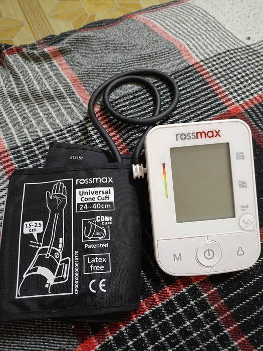 Тонометр новый, на батарейках