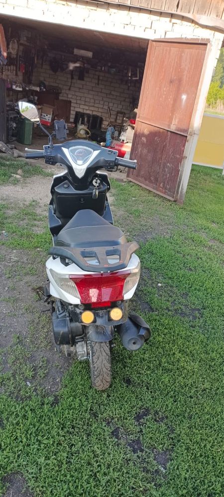 Мопед 125 кубов