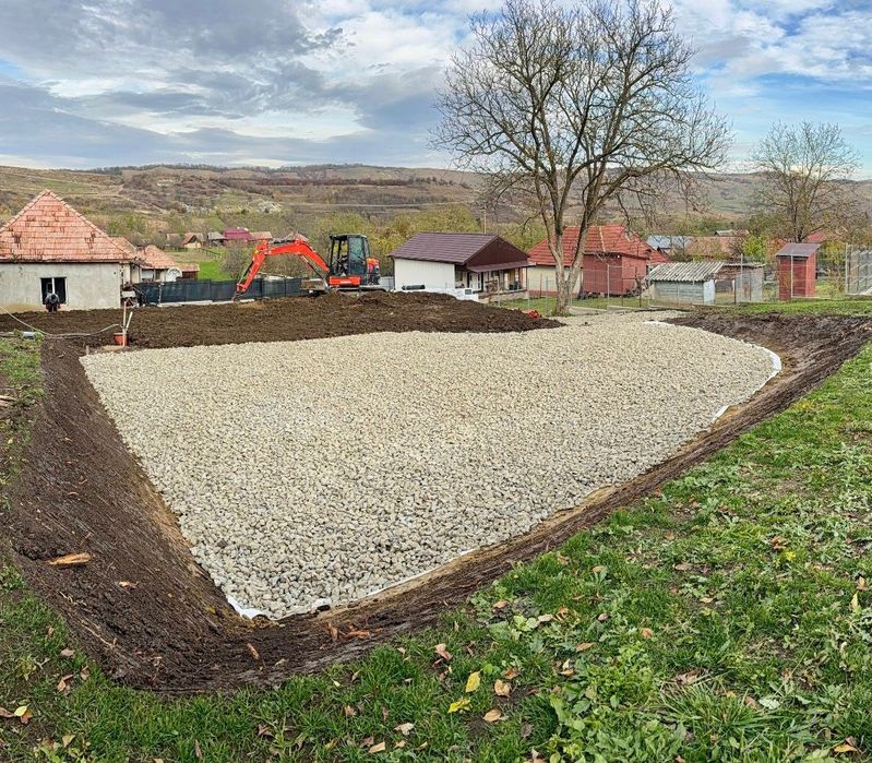 Execut lucrari de sapatura cu excavator de 6 tone