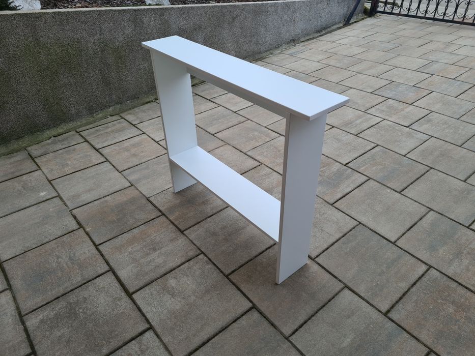 Corp de mobilier alb, îngust ideal pentru spații mici!