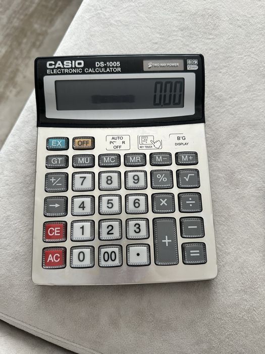 Дешево отдам новые калькуляторы