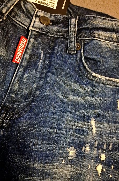 Blugi Dsquared2 Copii
Lungimea totala a blugilor sunt de 80 cm