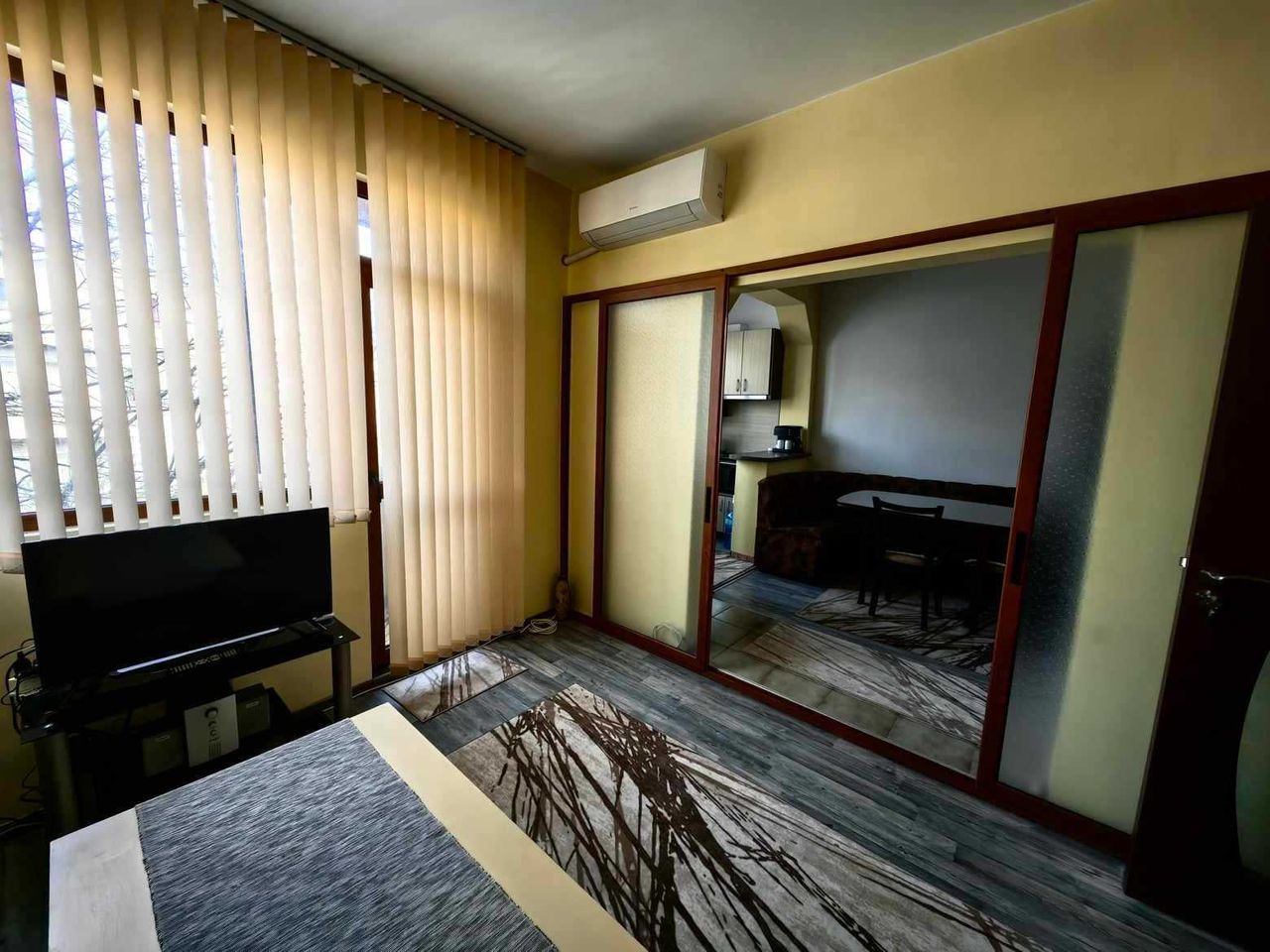 Продава се Двустаен апартамент в Разград, Център - 54 кв.м за 1747 €/кв.м - Снимка #2