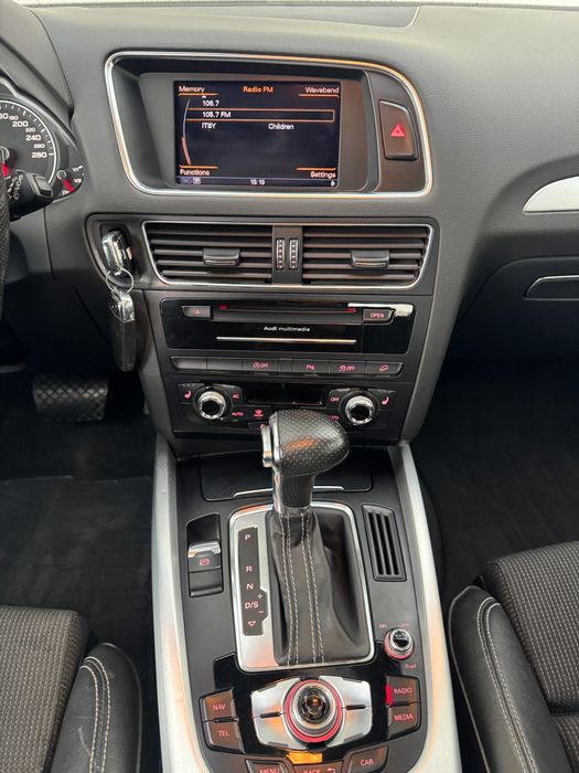 Audi Q5 2.0 bezina 235 cp 4x4 112 TKM de vanzare in RATE FIXE avans 0