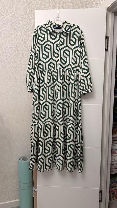 Продам платье Zara размер L