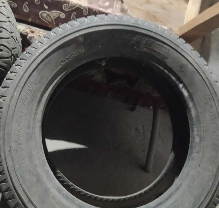 Продам резину в хорошем состояние