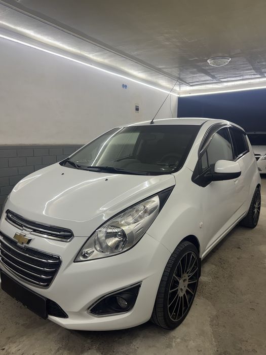 Sotaman Spark 2 yevra metan mashina yaxshi xolati zor ishi yoq