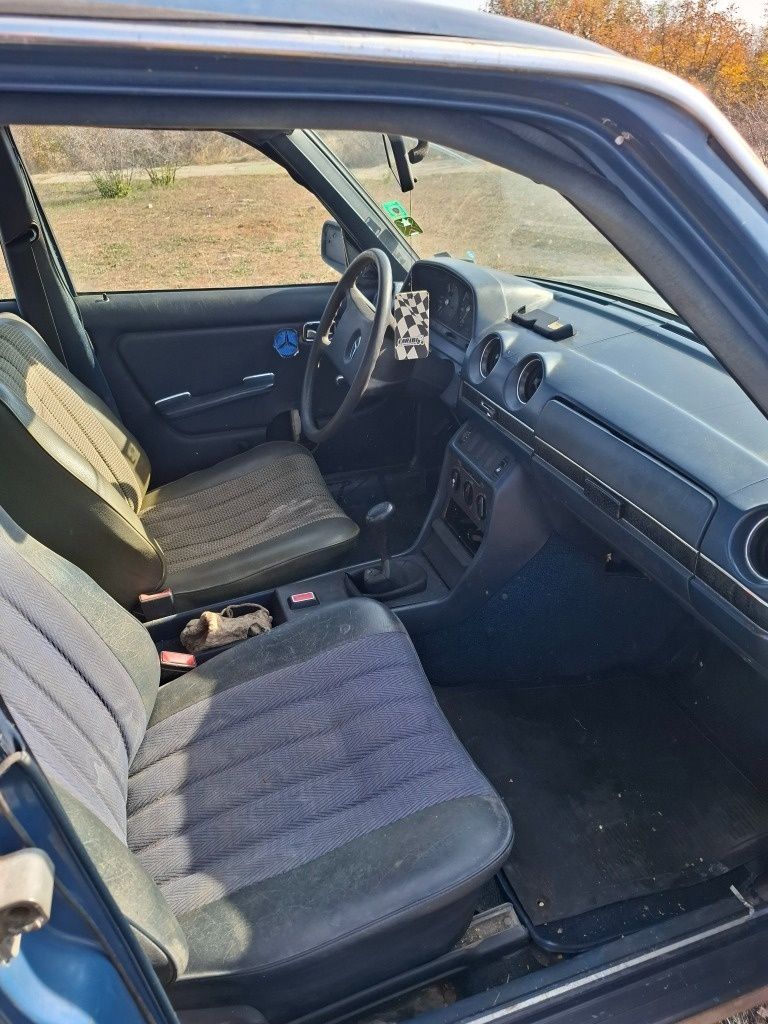 Mercedes w123  200d 1979