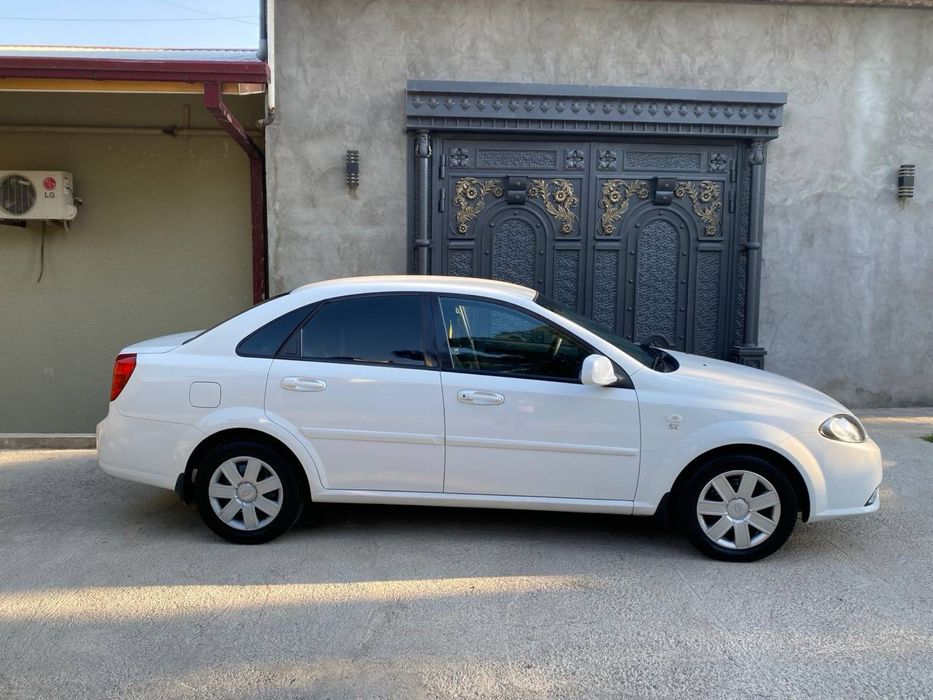 Продам Lacetti Gentra