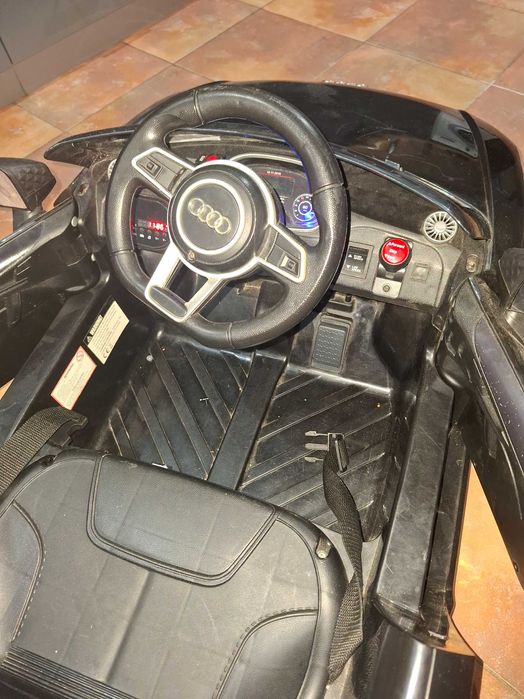 Акумолаторна(електрическа)кола с дистанционно