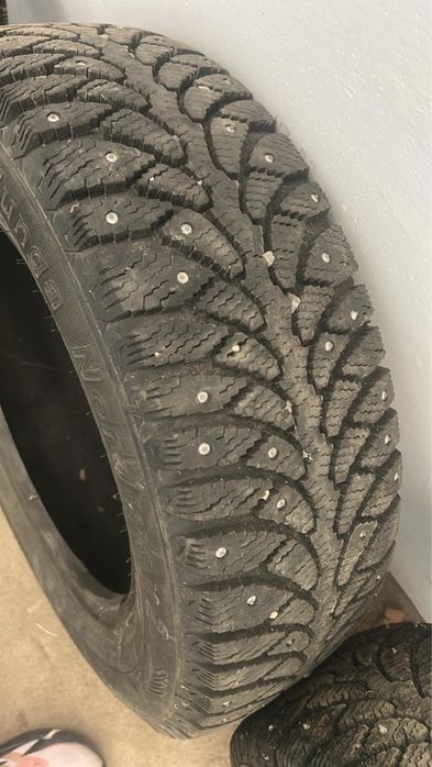 Продам шипованные шины R15