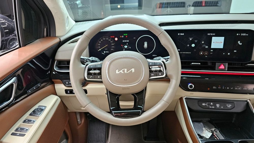 Kia Carnival Gasoline 9-Seater Hi Limousine