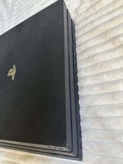 PlayStation 4 Pro (PS4 Pro) 1TB Negru