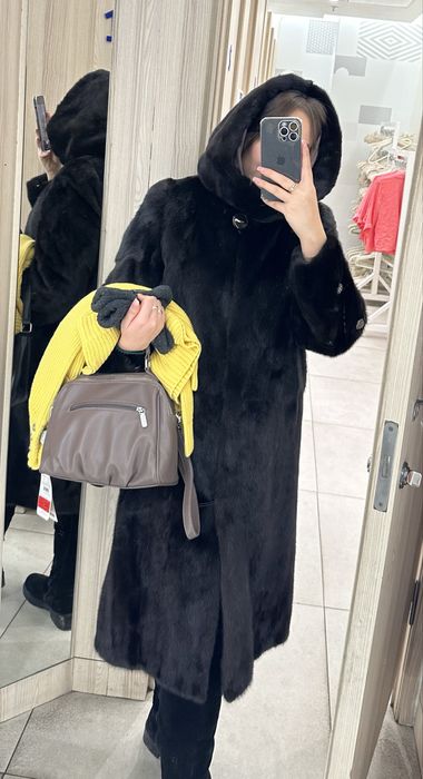 Шуба норкова , носилась 1 зиму
