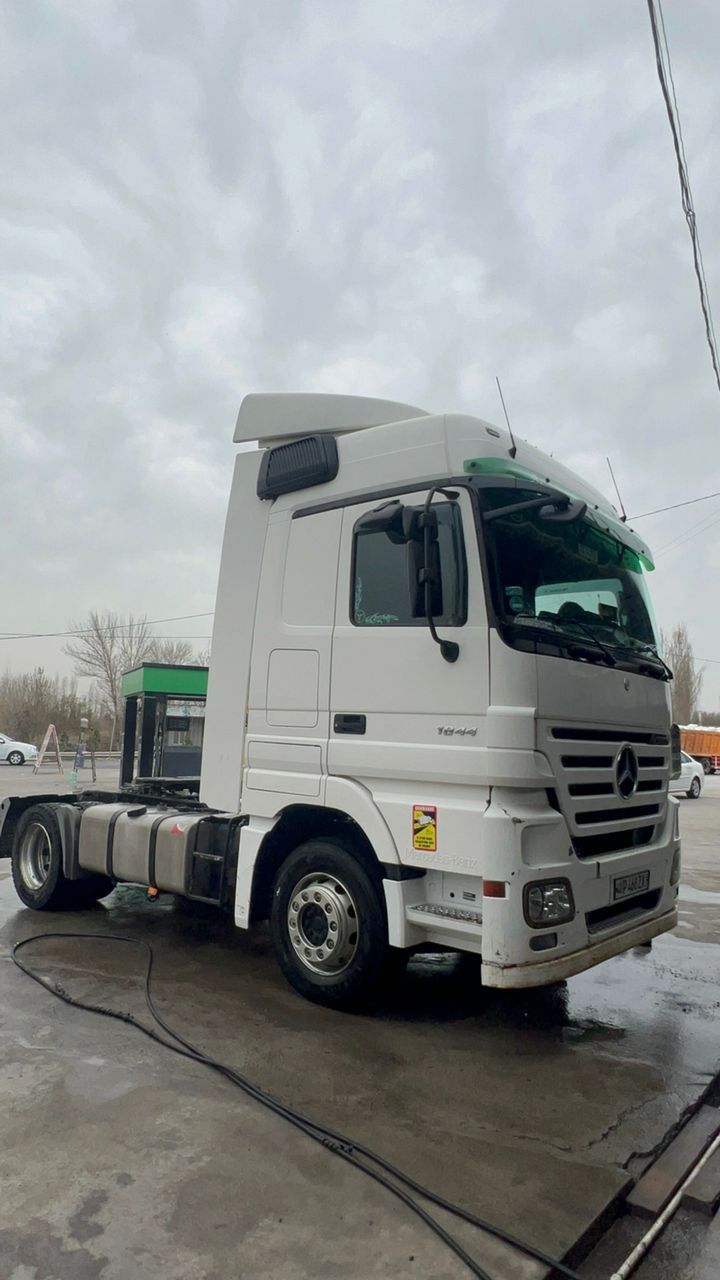 Срочно MERSEDES ACTROS сотилади