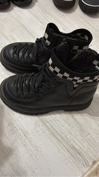 Ghete fete marimea 30 stare buna