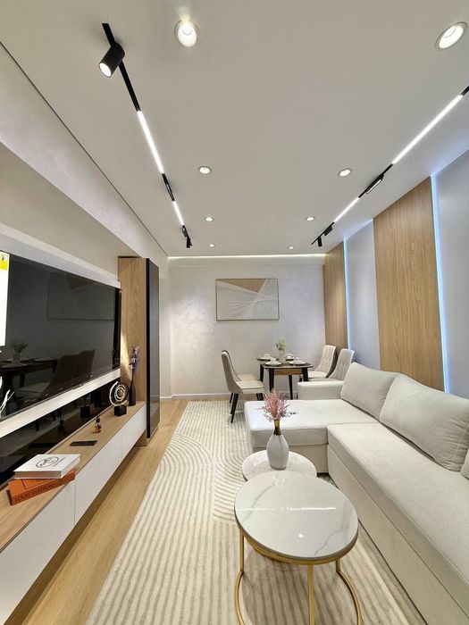 Продам квартиру Ойбек метро 2в3/4/4 60м2