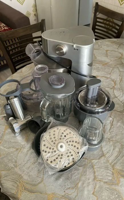 Продам кухонный комбайн
