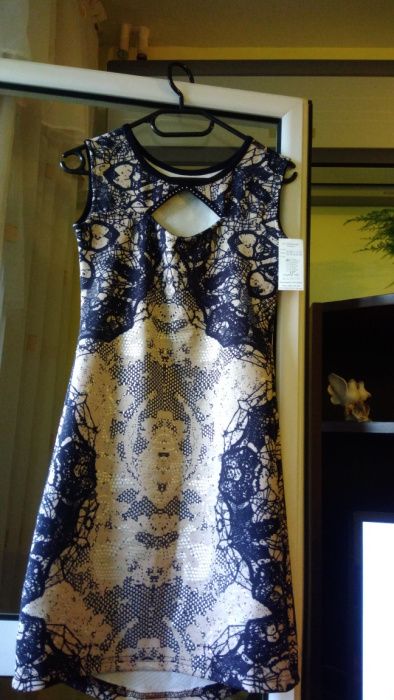 Чисто нова ефектна рокля