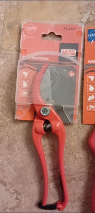 Insalatisime rio mare și gril două pe set