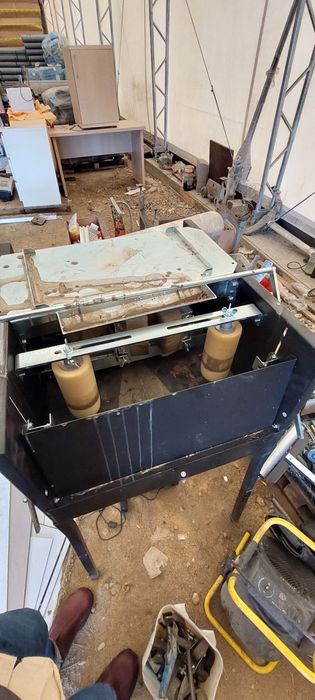 maşină de vopsit/impregnat) produsă de brandul Rothoblaas