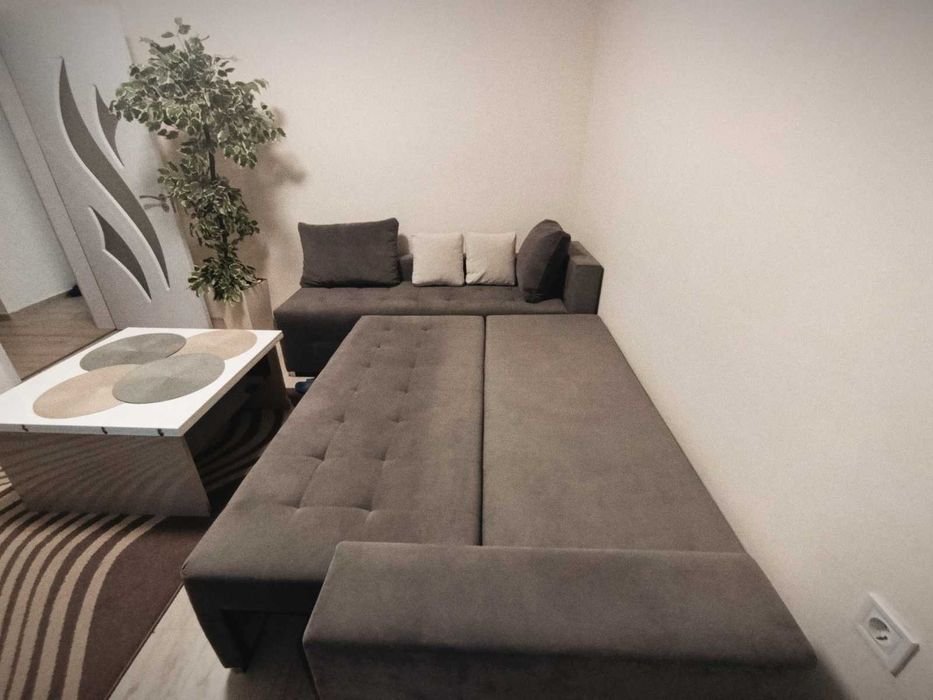 Разтегателен ъглов диван