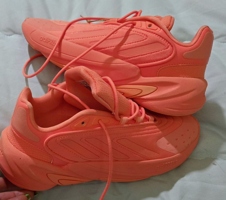 Adidas оригинални дамски сникърси цвят корал 38 номер